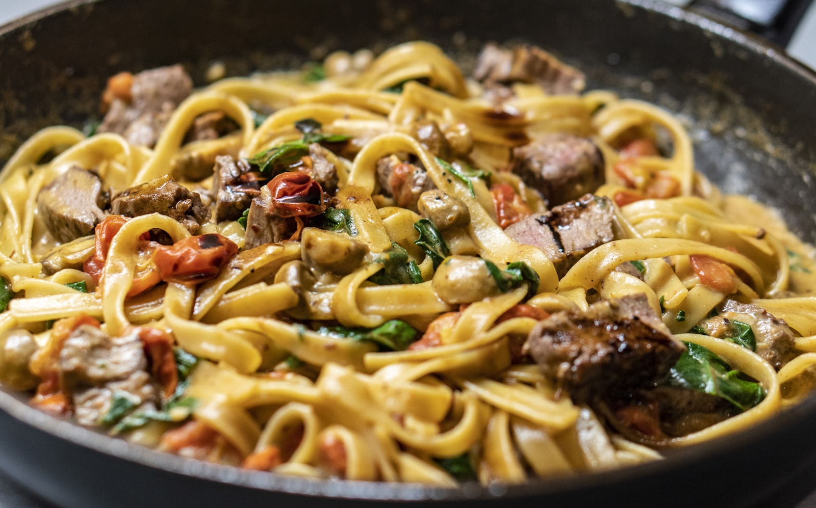 Tagliatelle mit Rind aus der TasteDailyHub Küche
